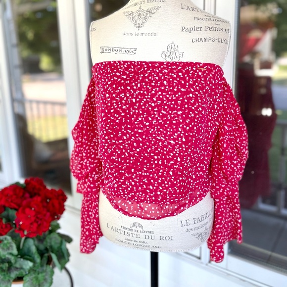 New Women’s Bebe Off-the-Shoulder Top - Picture 2 of 5